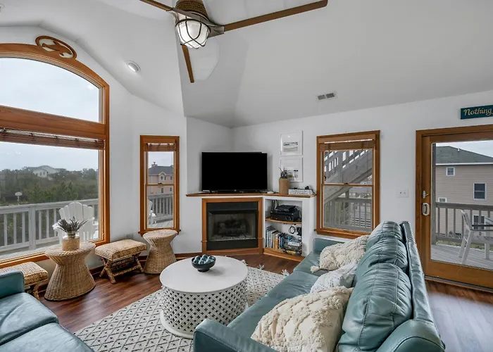 Beautiful Obx Home W, Pristine Views Cottage